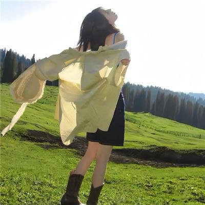 轻轻拂过